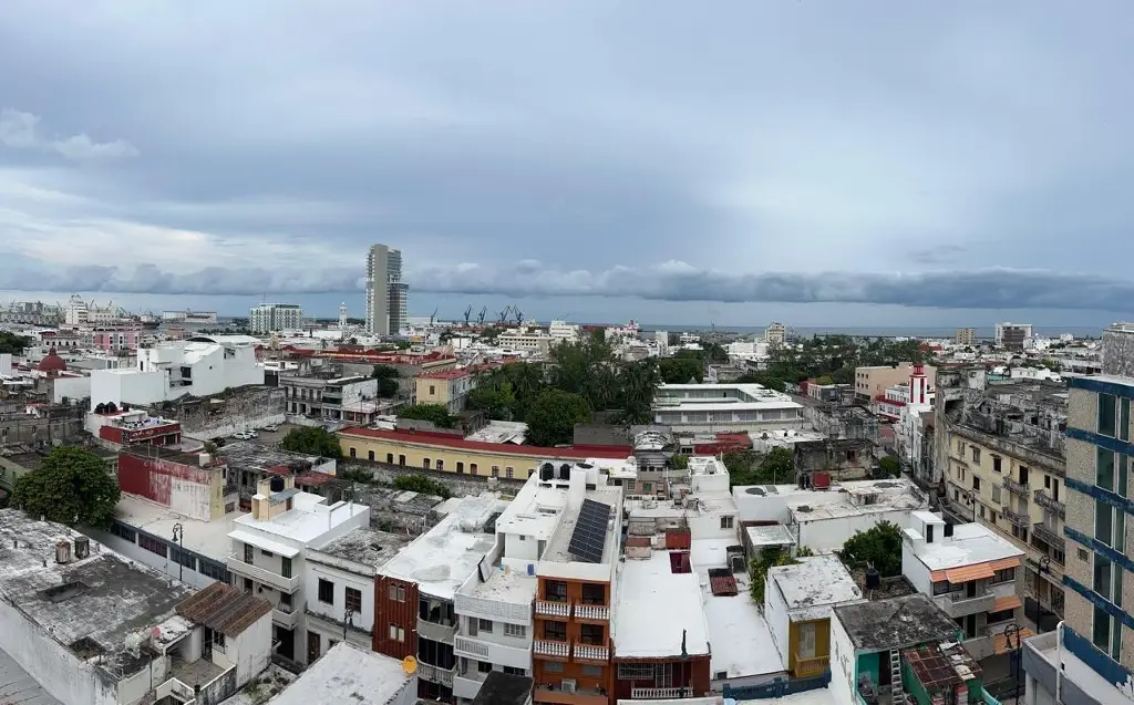 Imagen Extraña nube sorprende a Veracruz y Boca del Río; esto fue lo que apareció desde Veracruz