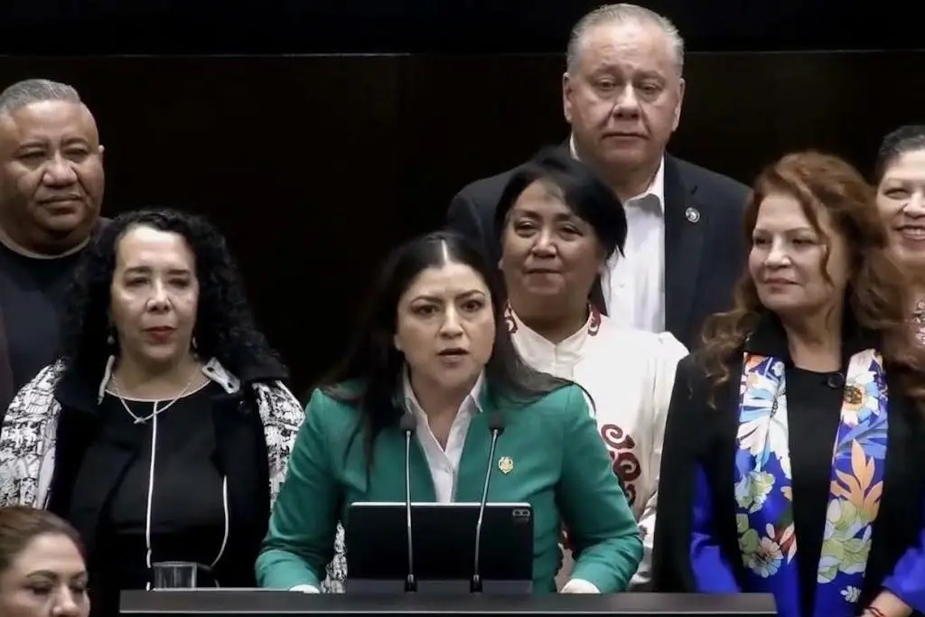 Imagen Critican a diputada de Morena por afirmar en tribuna que está 'a favor del huachicol fiscal