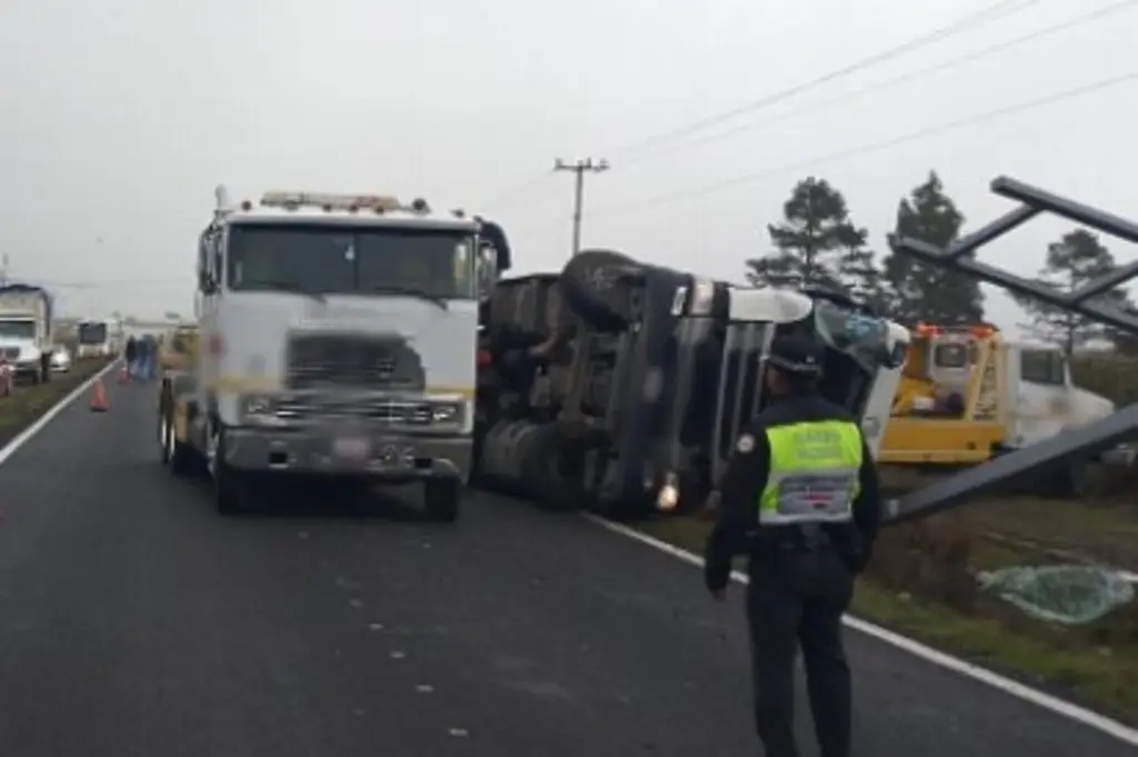 Imagen Accidente provoca cierre en este libramiento de Veracruz. Precaución