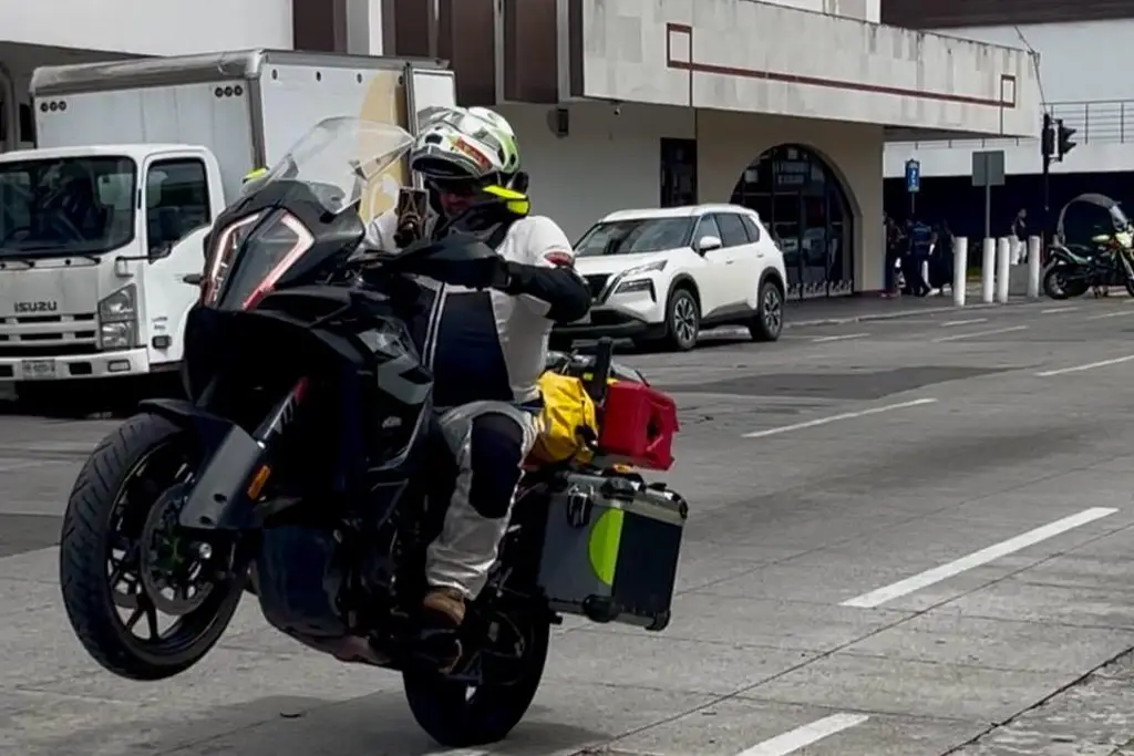 Imagen ¿Andas en moto con chanclas? Motociclista advierte lo que podría pasarte a solo 20 km/h
