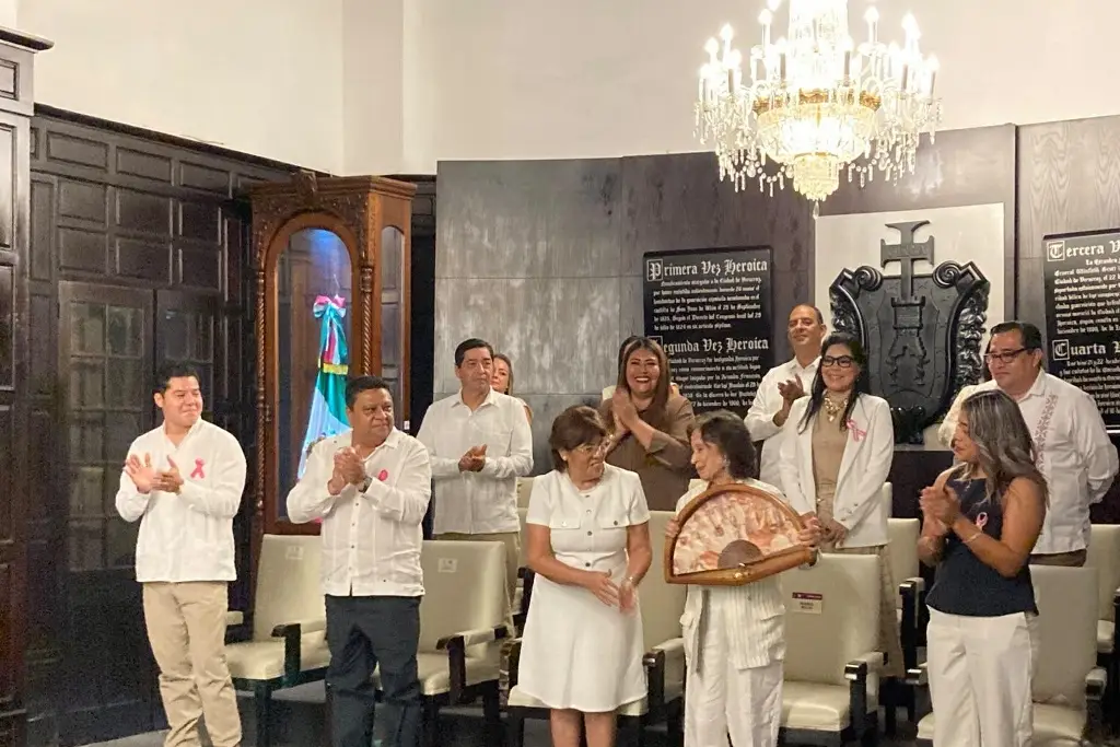 Imagen Reconocen a María Rojo como visitante distinguida en Veracruz