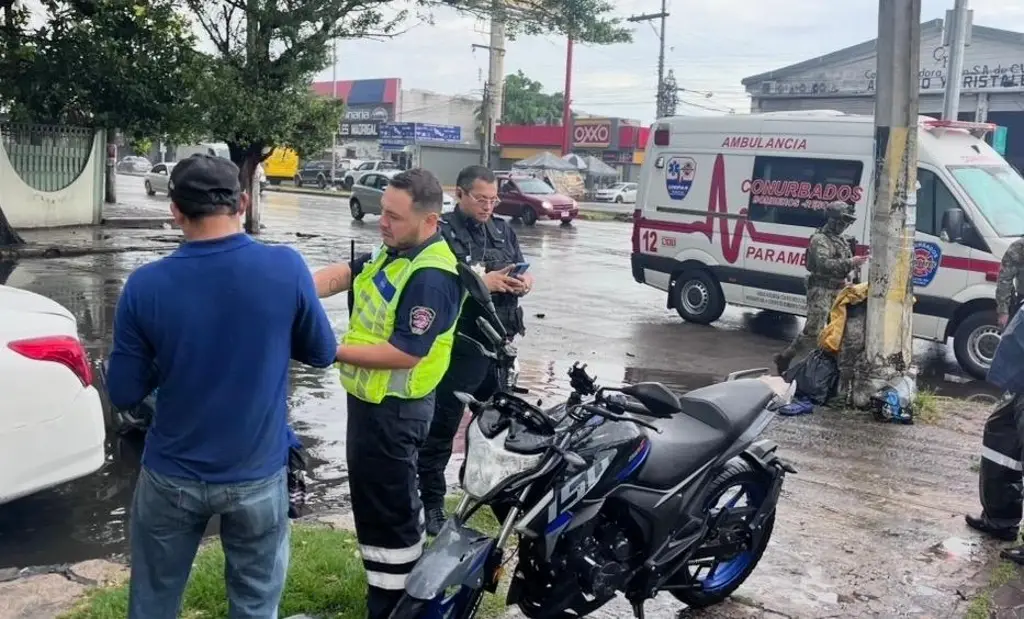 Imagen ¡Lo chocó y huyó! Taxista deja a motociclista tirado en avenida de Boca del Río