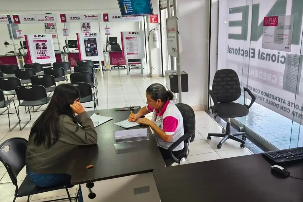 Imagen ¿Tienes 17 años? Ya puedes tramitar tu credencial del INE en Veracruz; estos son los requisitos