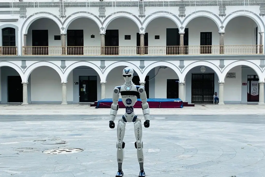 Imagen Como de película: robot humanoide sorprende bailando en el centro de Veracruz (VIDEO)