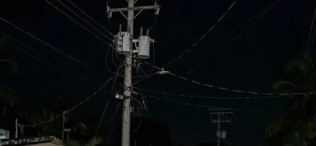 Imagen Reportan apagones en colonias de Veracruz