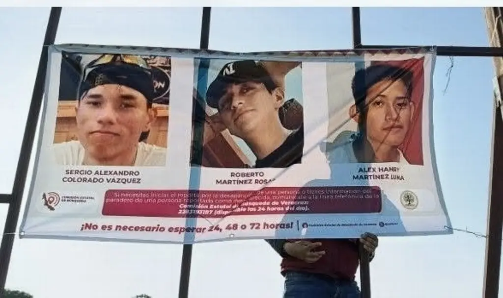 Imagen Denuncian retiro de lonas con fichas de búsqueda en municipios de Veracruz