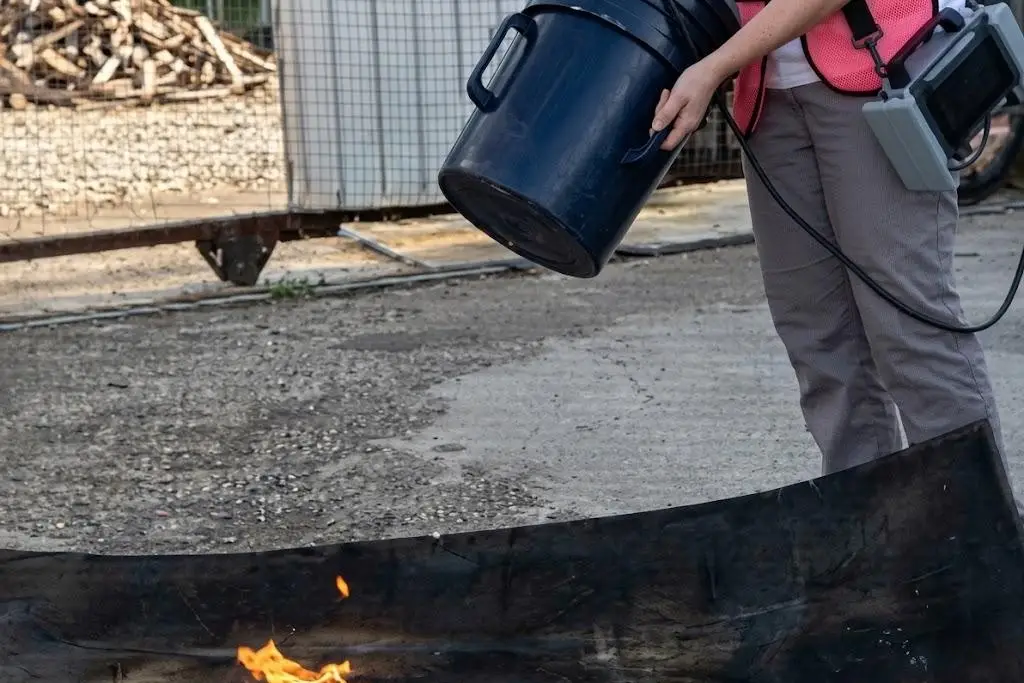 Imagen Estudiante mexicana gana medalla de oro con extintor que apaga fuego con sonido
