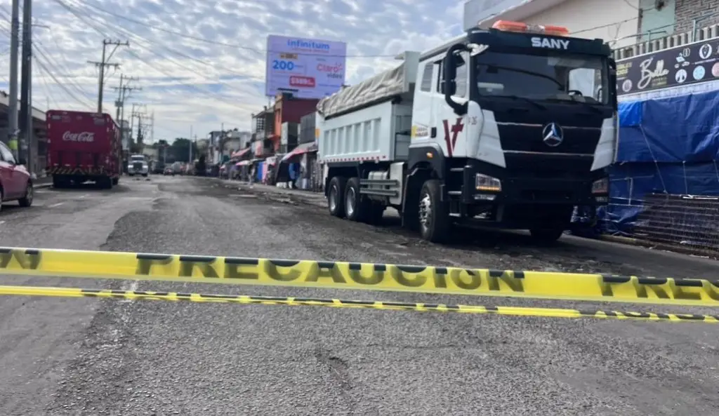 Imagen ¡Toma precauciones! Cierran calle Hidalgo en el centro de Veracruz, ¿por dónde pasan los camiones?