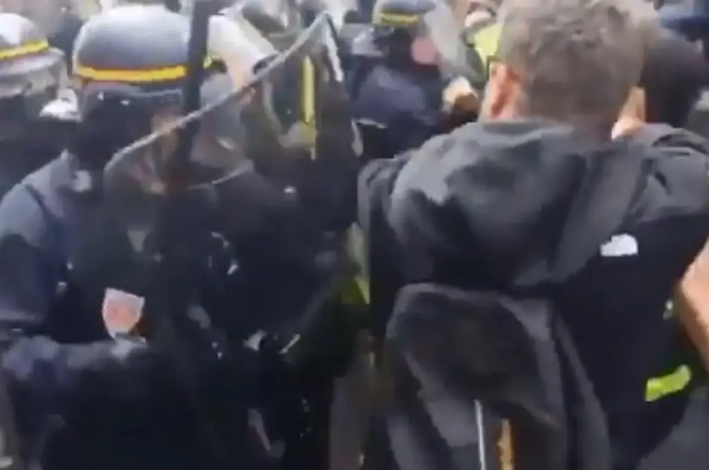 Imagen Francia registra 135 detenidos durante protestas; miles salen a las calles (+Video)