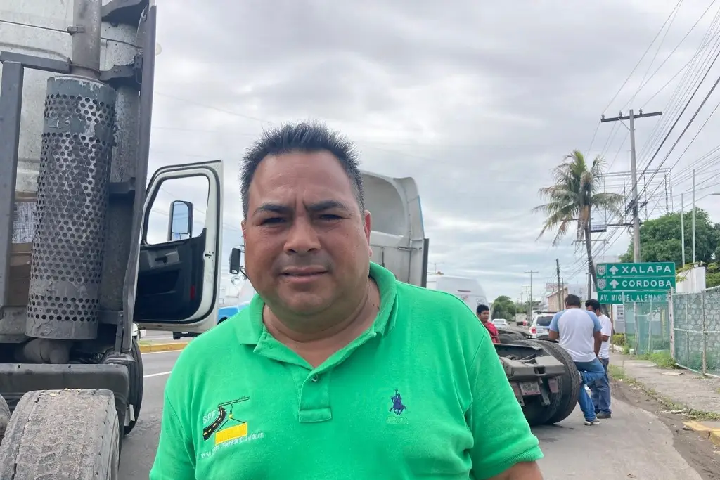 Imagen Paro de transportistas frena importaciones y exportaciones en el puerto de Veracruz