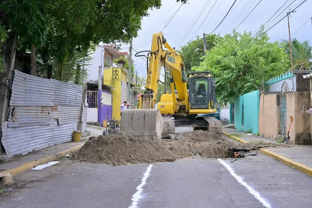 Imagen Realizan obras de drenaje pluvial en esta colonia afectada por lluvias