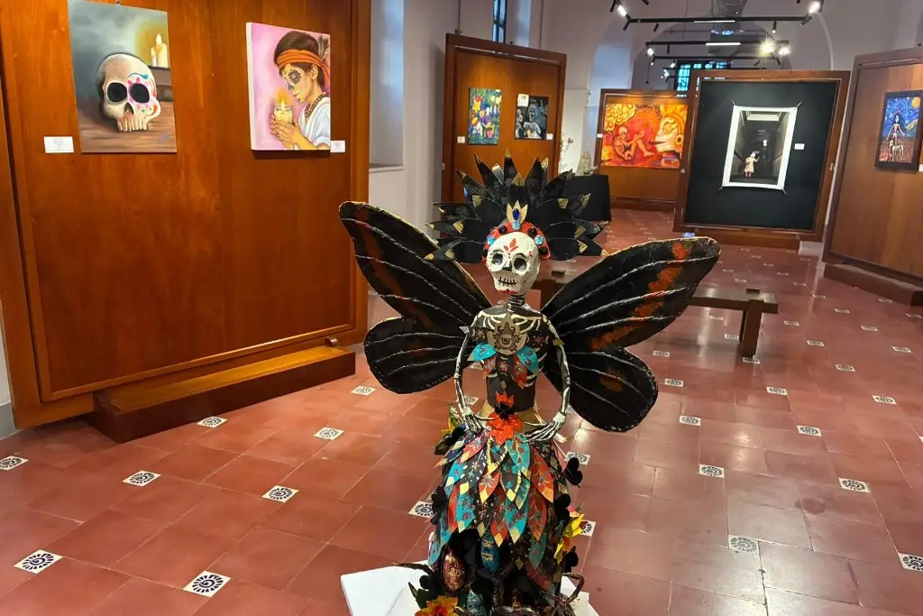Imagen Inauguran en el Museo de Veracruz la colectiva de arte 'Bajo la Pie: Todos Somos Calacas'