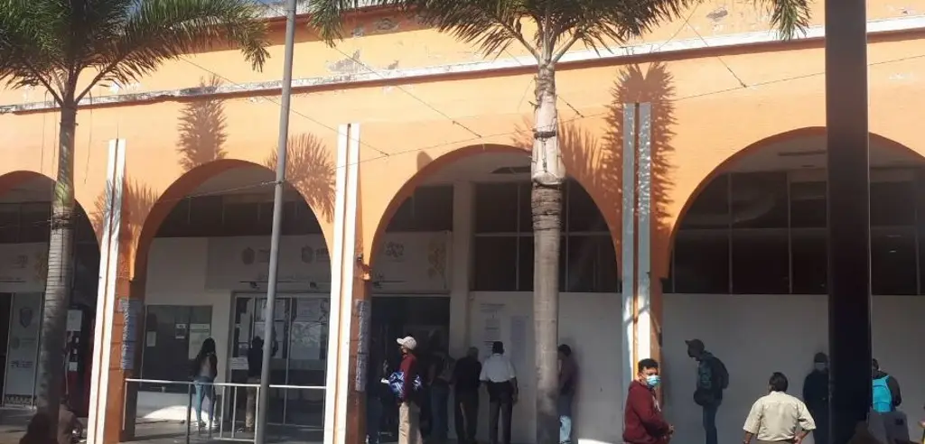 Imagen Desde febrero espera sus placas en Veracruz; gasta cada mes para poder circular