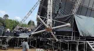 Imagen Cae escenario donde se presentaría Groria Trevi en Xalapa; cancelan concierto