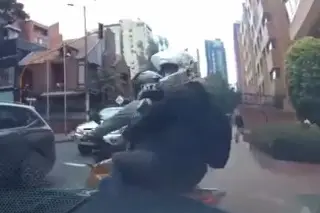 Imagen Abogado atropella con su auto a ladrones que lo habían asaltado (+Video) 