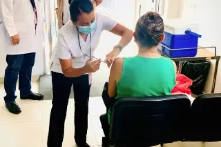 Imagen Anuncian próxima vacunación permanente contra el COVID-19 en Veracruz