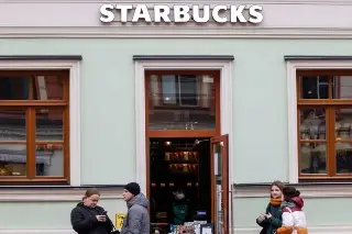 Imagen Starbucks se retira de Rusia, cierra 130 cafeterías
