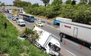 Imagen Muere menor de edad en trágico accidente automovilístico en autopista de Veracruz