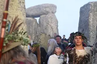 Imagen Así recibieron el solsticio de verano en Stonehenge 