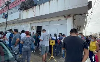 Imagen Reportan que más de 300 personas diariamente canjean placas en Poza Rica