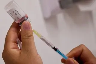 Imagen Continúa vacunación en centro donde se registró balacera en Puebla 
