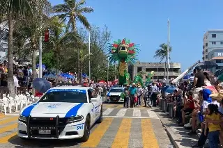 Imagen Tras más de una hora de retraso, así fue el segundo gran desfile del Carnaval de Veracruz 