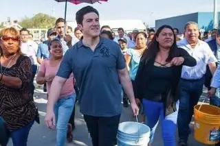 Imagen Para ahorrar agua, gobernador de Nuevo León pide dejar de bañarse 