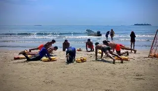 Imagen Así entrenan los guardavidas para salvar bañistas en Veracruz (+ video)