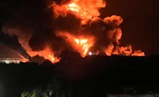 Imagen Incendio en depósito de combustible deja un muerto y más de 100 heridos 