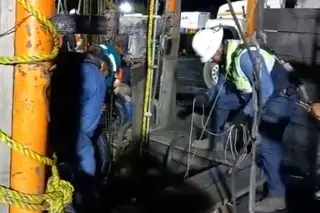Imagen Con una jaula, alistan rescate de 10 mineros atrapados en pozo de Coahuila 