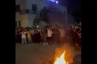 Imagen Enfrentamientos durante protestas en Irán por la muerte de una mujer