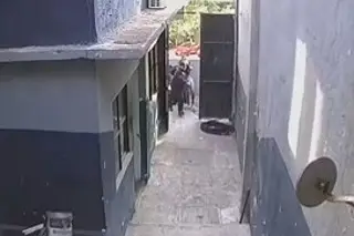 Imagen Difunden video en que policías presuntamente golpean a Abigail antes de aparecer muerta en cárcel