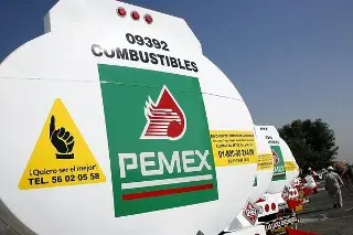 Imagen Denuncian a funcionarios de Pemex por recibir sobornos a cambio de contratos