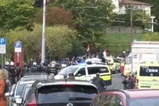 Imagen Violentamente intentan entrar en la Embajada de Irán en Oslo
