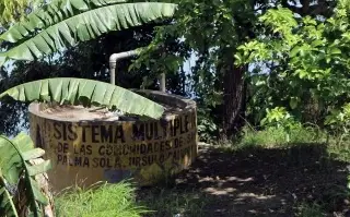 Imagen Habitantes de Coatzintla bloquean carretera; temen consumir agua contaminada