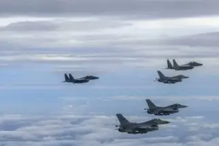 Imagen Norcorea envía 12 aviones de combate a frontera del Sur, en medio de tensión por ensayos de misiles