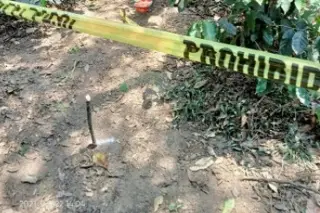 Imagen Identifican 6 cuerpos de 15 hallados en fosa clandestina de Atzacan