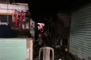 Imagen Incendio consume seis locales al interior del mercado Coatzacoalcos 