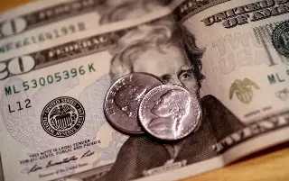 Peso pierde valor ¿En cuánto se vende el dólar?