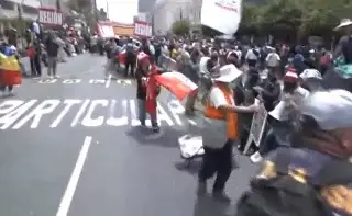 Imagen Presidente de Perú abandona Palacio de Gobierno. Inician protestas en calles
