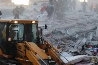 Imagen Derrumbe de edificio deja al menos 16 muertos 