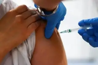 Imagen Vacuna bivalente está actualizada, ojalá en México se pueda aplicar: Médico 