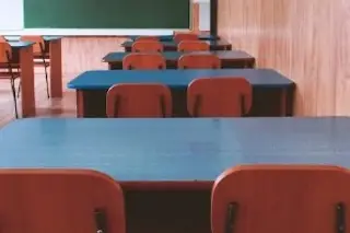 Imagen Hallan sin vida a joven maestra al interior de su salón de clases; Fiscalía investiga 