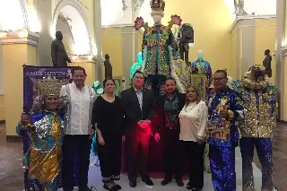 Imagen Osiris Servien expone vestuarios del Carnaval de Veracruz con fotografías de Panamá (+fotos)