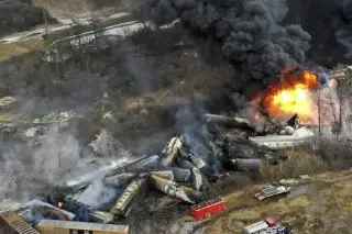 Imagen Tren se desarrila en Ohio; declaran estado de emergencia