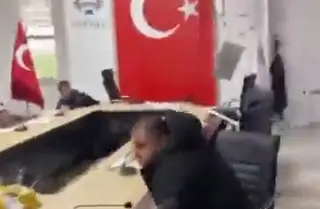 Imagen En plena junta captan a ministro de Turquía durante segundo terremoto (+Video)
