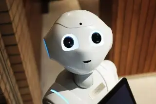 Imagen Google lanza su nuevo robot de chat para competir con ChatGPT