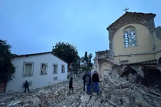 Imagen Se derrumba catedral tras temblor en Turquía; imagen de la Virgen María queda intacta