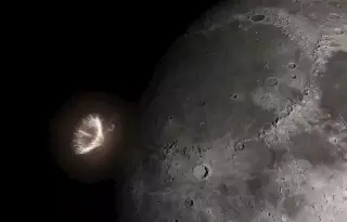 Imagen Captan a meteorito chocando con la Luna (+Video)