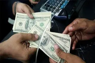 Imagen Peso mexicano cierra jornada con pérdida de 1.99% frente al dólar 